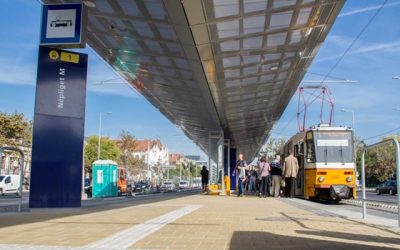 Magyarország – Budapest – 1-es villamos megállóinak lemezburkolata